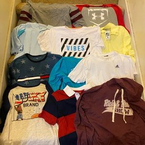 LOT OF ELEVEN VARIOUS NAME BRANDED MEN’S CLOTHES- medium
